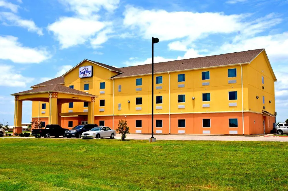 Best Way Inn Cleburne TX hotel hero