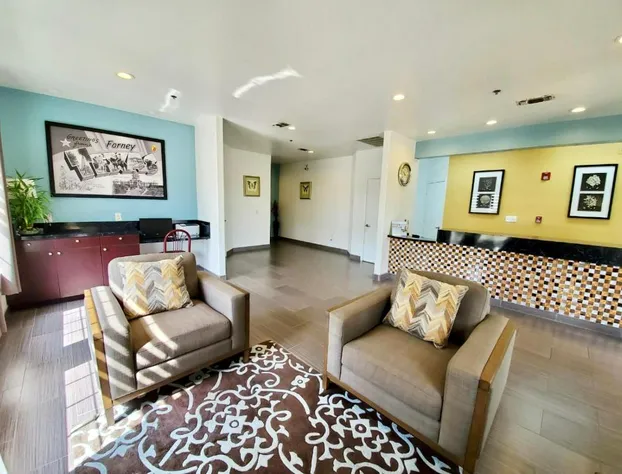 Super 8 by Wyndham Forney/East Dallas hotel detail image 4