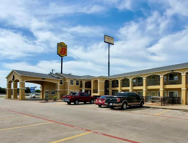 Super 8 by Wyndham Forney/East Dallas hotel detail image 1