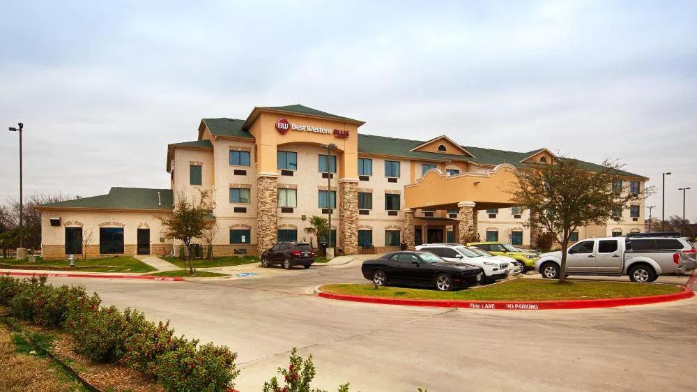 Best Western Plus Burleson Inn & Suites hotel hero