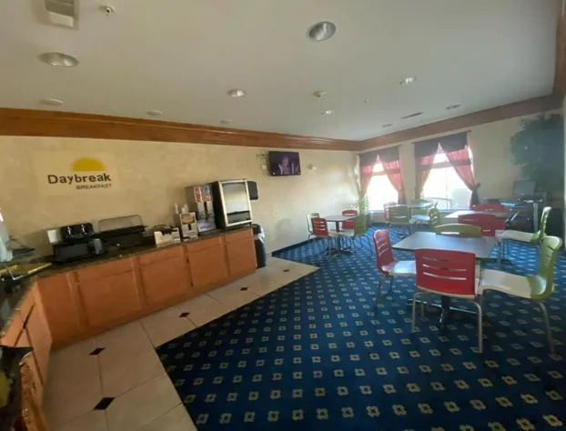 Days Inn & Suites by Wyndham Cleburne TX hotel detail image 3