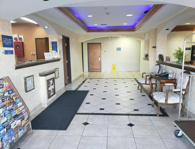 Days Inn & Suites by Wyndham Cleburne TX hotel detail image 3