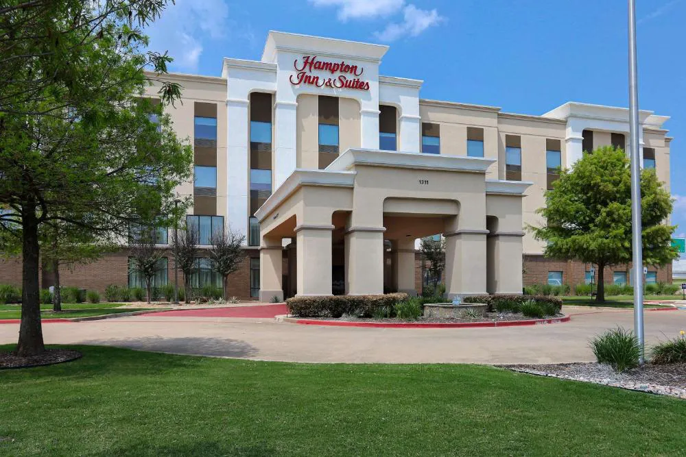 Hampton Inn & Suites Dallas-DeSoto hotel hero