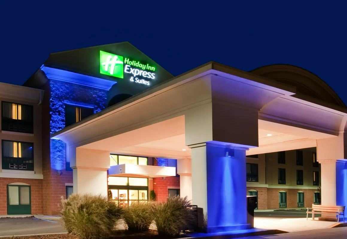 Holiday Inn Express Hotel & Suites Drums by IHG hotel hero