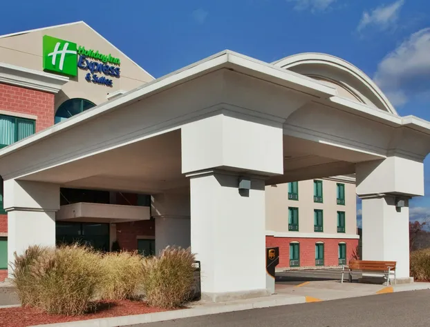 Holiday Inn Express Hotel & Suites Drums by IHG hotel detail image 1