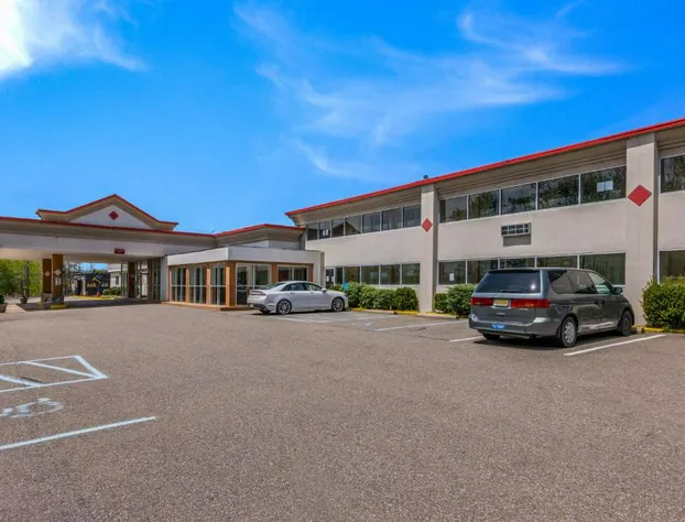 Red Carpet Inn Hazleton hotel detail image 2