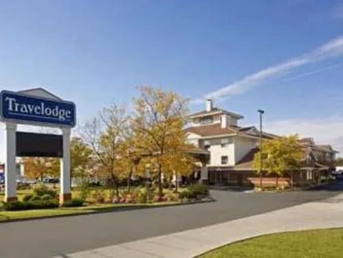 Travelodge by Wyndham Oshawa Whitby hotel detail image 1