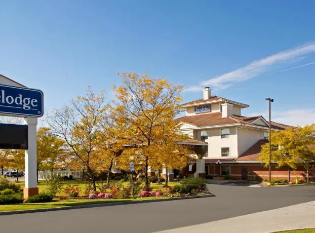 Travelodge by Wyndham Oshawa Whitby hotel detail image 2
