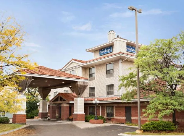 Travelodge by Wyndham Oshawa Whitby hotel detail image 1