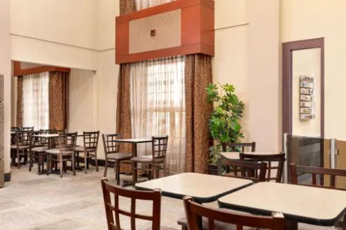 Travelodge by Wyndham Oshawa Whitby hotel detail image 2