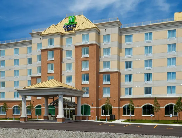 Holiday Inn Express Hotel & Suites CLARINGTON - BOWMANVILLE by IHG hotel detail image 1