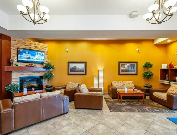 Holiday Inn Express Hotel & Suites CLARINGTON - BOWMANVILLE by IHG hotel detail image 3