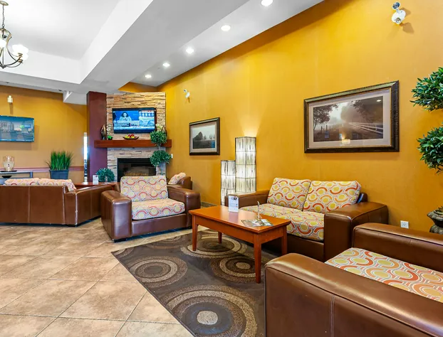 Holiday Inn Express Hotel & Suites CLARINGTON - BOWMANVILLE by IHG hotel detail image 4