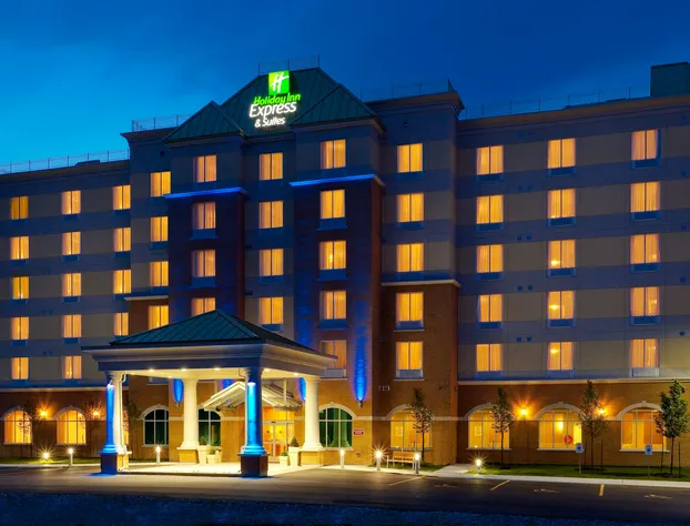 Holiday Inn Express Hotel & Suites CLARINGTON - BOWMANVILLE by IHG hotel detail image 1