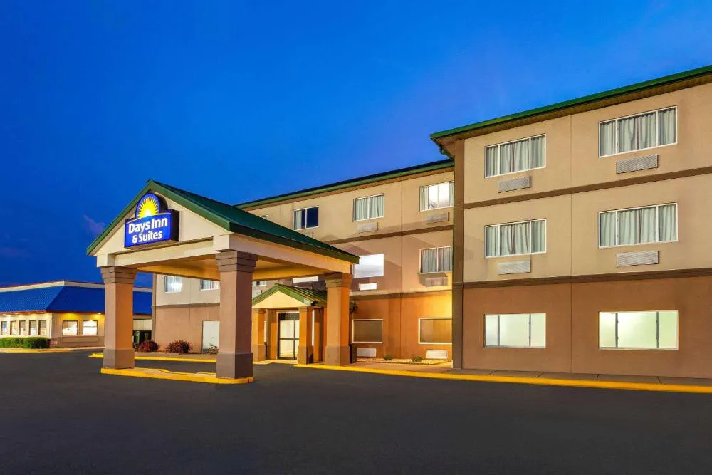 Days Inn & Suites by Wyndham Morris/I-80 hotel hero