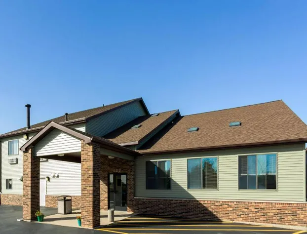 Super 8 by Wyndham DeKalb IL hotel detail image 2