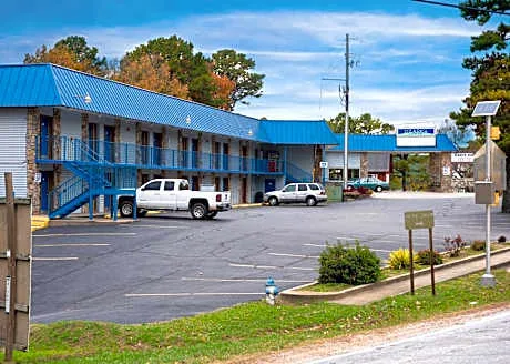 Ozarka Lodge hotel detail image 2