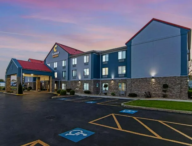 Comfort Suites near I-80 and I-94 hotel detail image 4