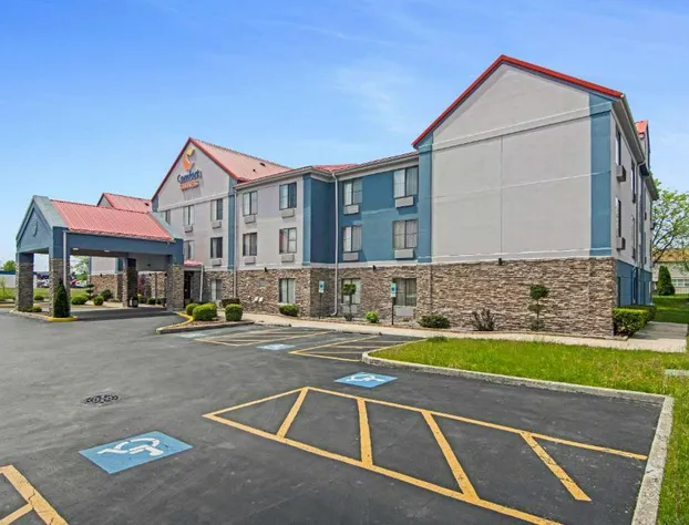 Comfort Suites near I-80 and I-94 hotel detail image 4