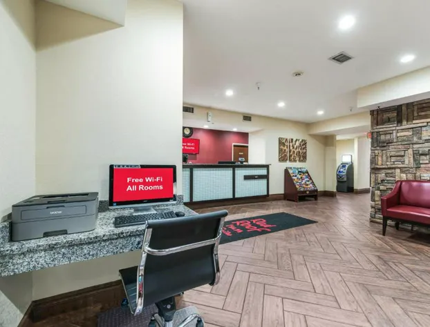 Econo Lodge Inn & Suites hotel detail image 2