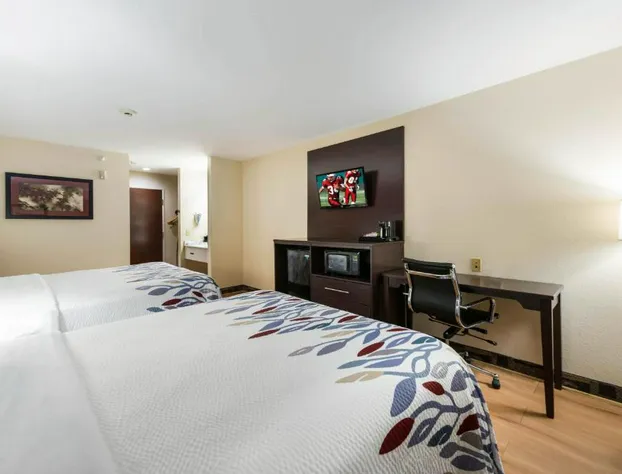 Econo Lodge Inn & Suites hotel detail image 4