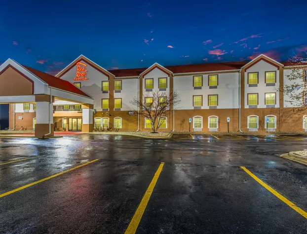 Red Roof Inn & Suites Monee hotel detail image 3