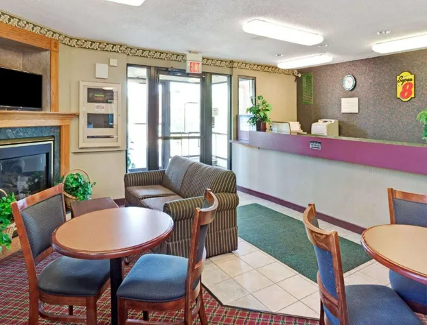 Super 8 by Wyndham Monee hotel detail image 1