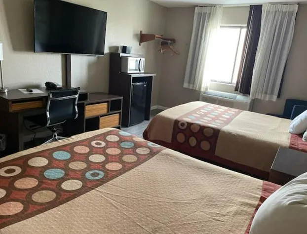 Super 8 by Wyndham Alton hotel detail image 4