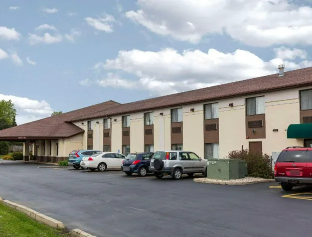 Quality Inn Sycamore - DeKalb hotel detail image 3