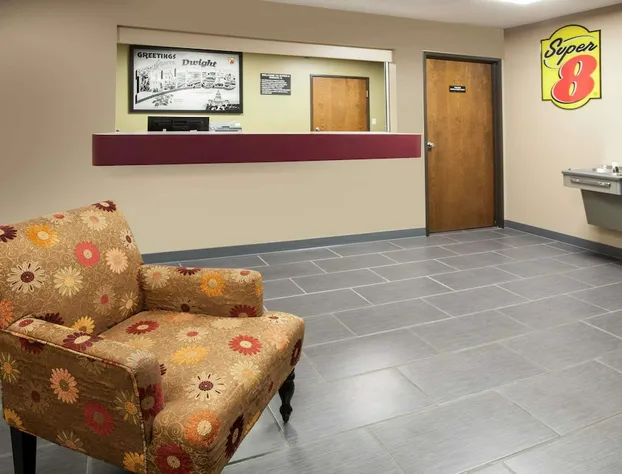 Super 8 by Wyndham Dwight hotel detail image 2