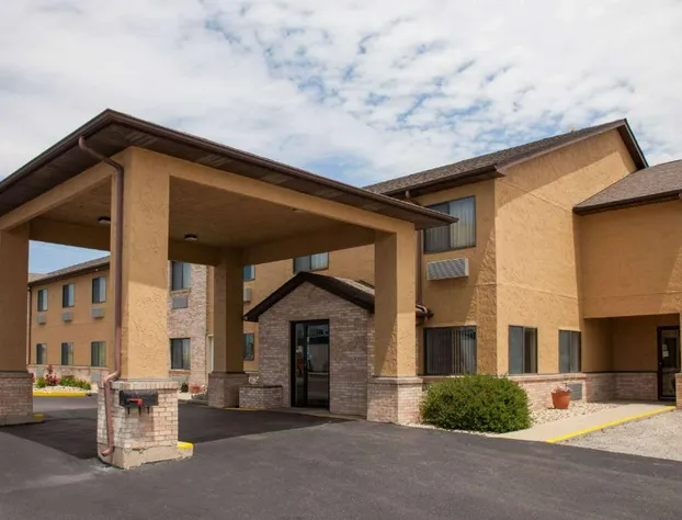 Super 8 by Wyndham Dwight hotel detail image 1