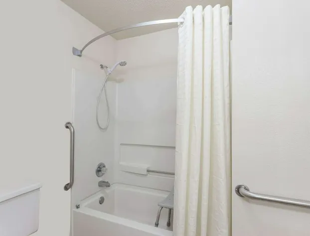 Super 8 by Wyndham Morris hotel detail image 4