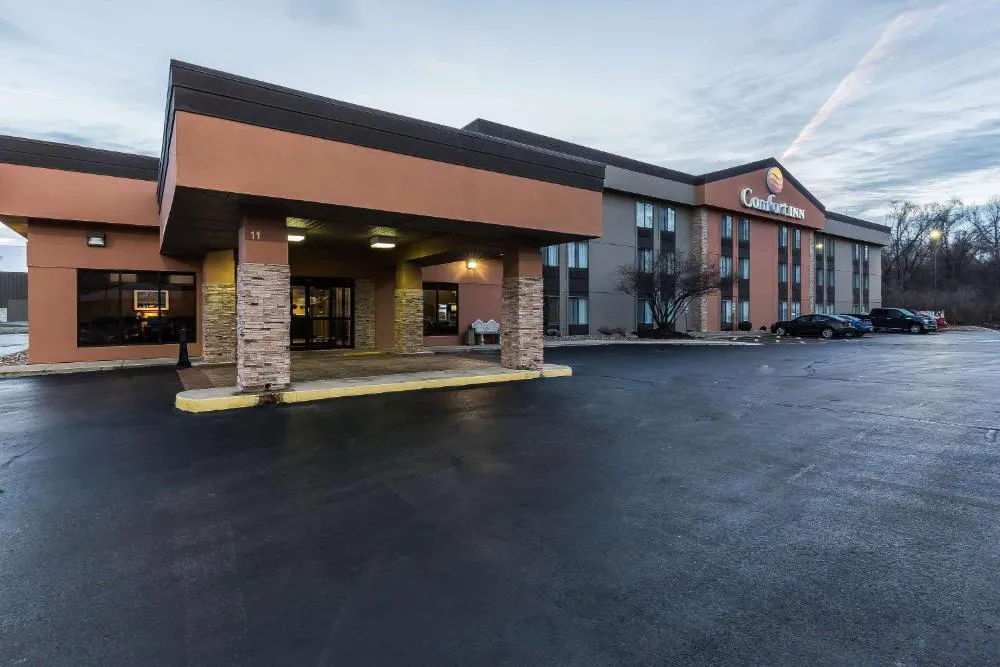 Comfort Inn Alton near I-255 hotel hero
