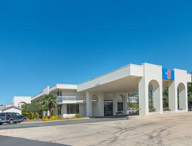 Motel 6 Newnan, GA hotel detail image 3