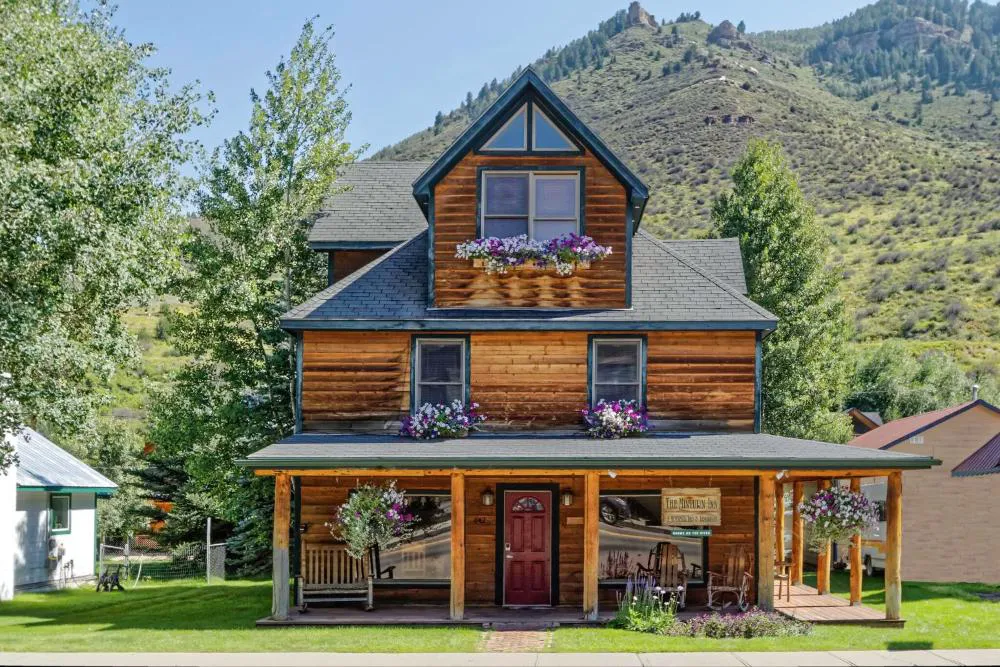 Minturn Inn hotel hero