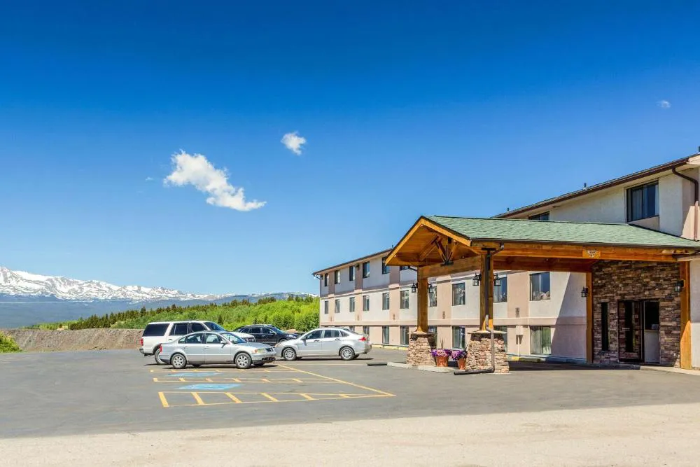 Rodeway Inn hotel hero