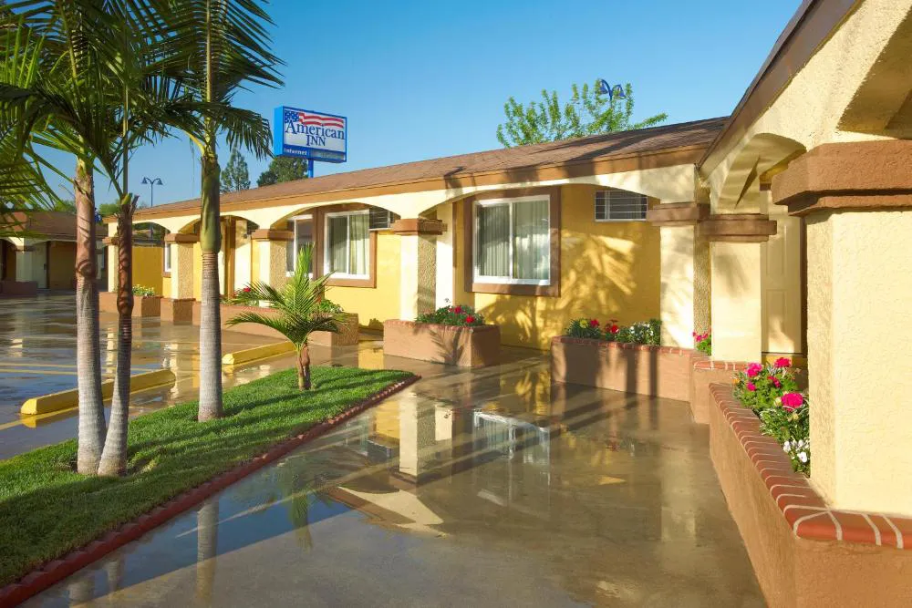 American Inn hotel hero