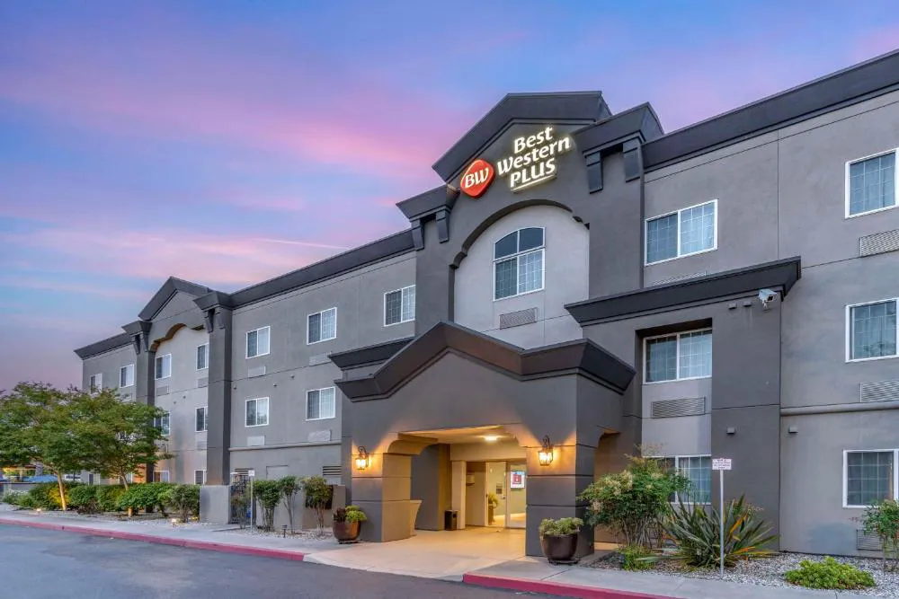 Best Western Plus Vineyard Inn hotel hero