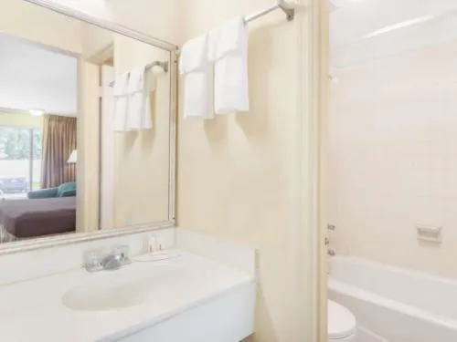 Days Inn by Wyndham Christiansburg hotel detail image 4