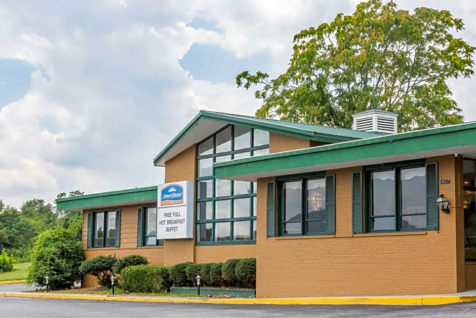 Howard Johnson by Wyndham Daleville/Roanoke North hotel hero
