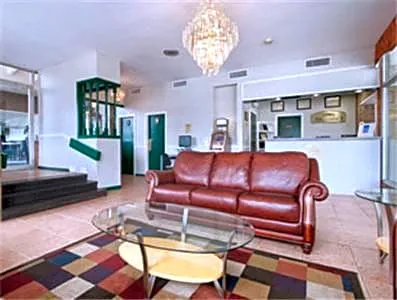 Howard Johnson by Wyndham Daleville/Roanoke North hotel detail image 2