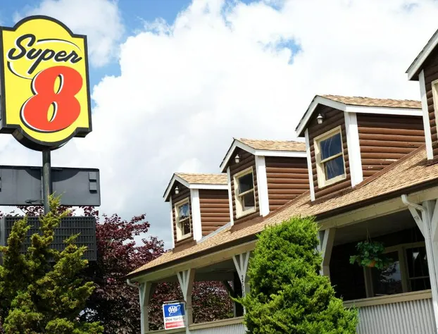 Super 8 by Wyndham Christiansburg hotel detail image 1