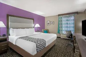 La Quinta Inn by Wyndham Radford hotel detail image 1