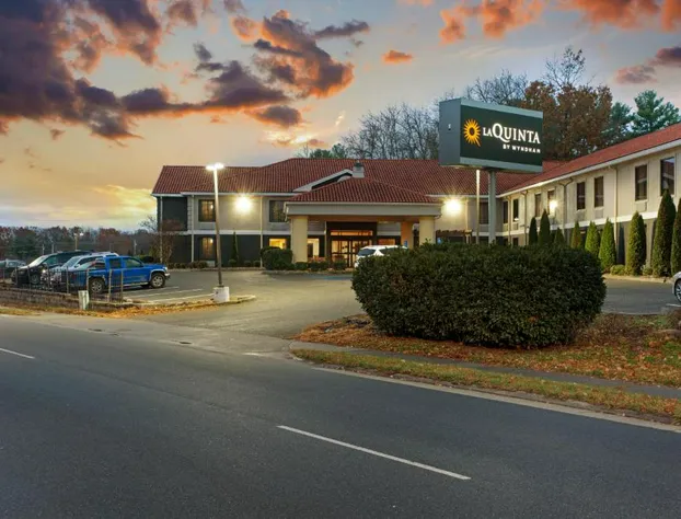 La Quinta Inn by Wyndham Radford hotel detail image 2