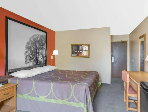 Super 8 by Wyndham Christiansburg/Blacksburg Area hotel detail image 3