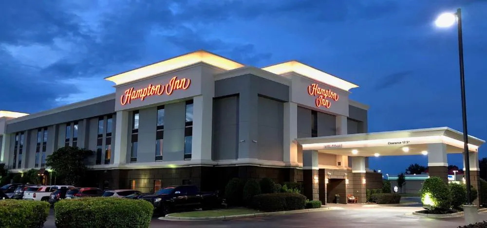 Hampton Inn Warner Robins hotel hero