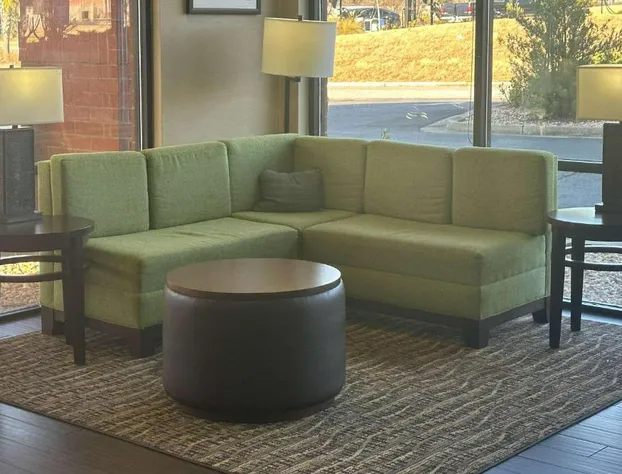 Comfort Suites Macon Northwest hotel detail image 4