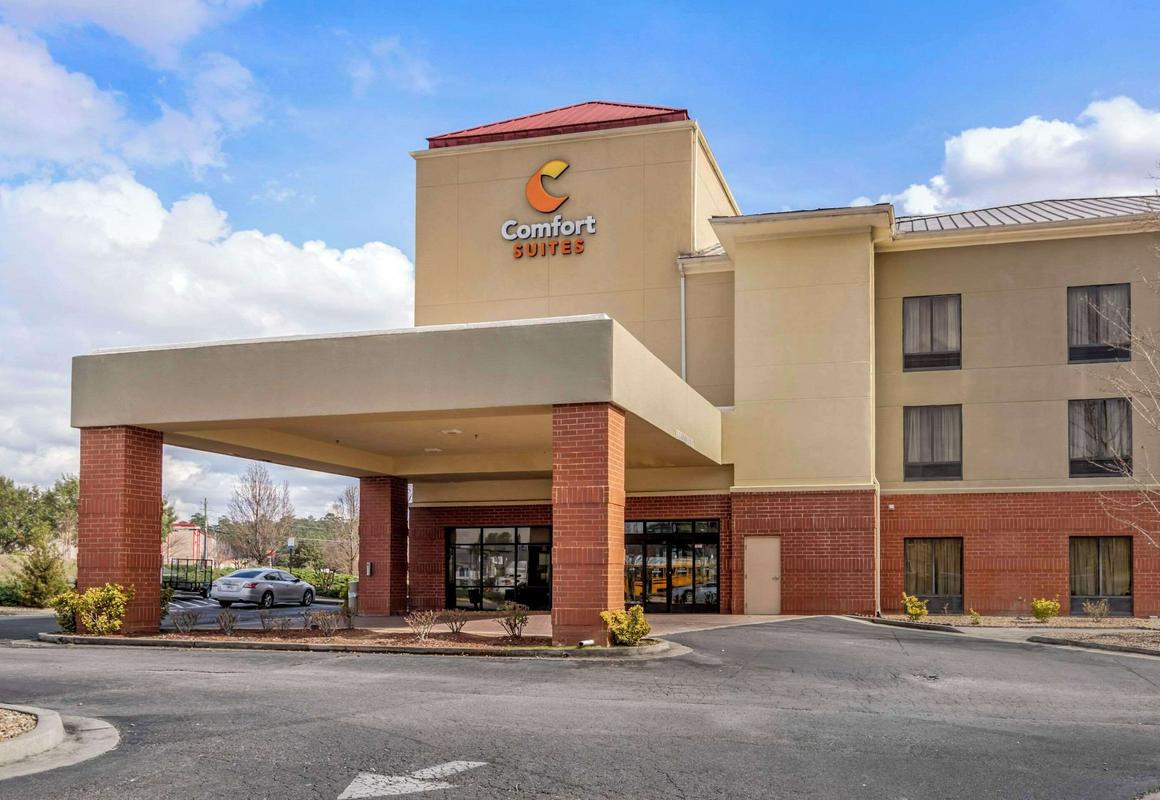 Comfort Suites Macon hotel hero
