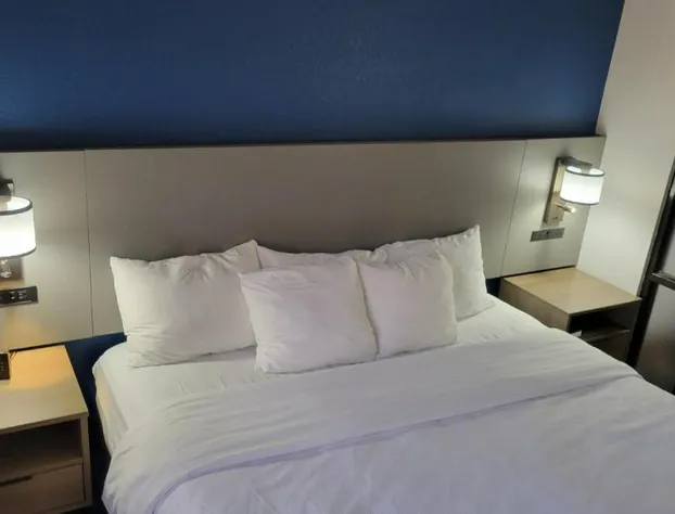 Comfort Suites Macon Northwest hotel detail image 1