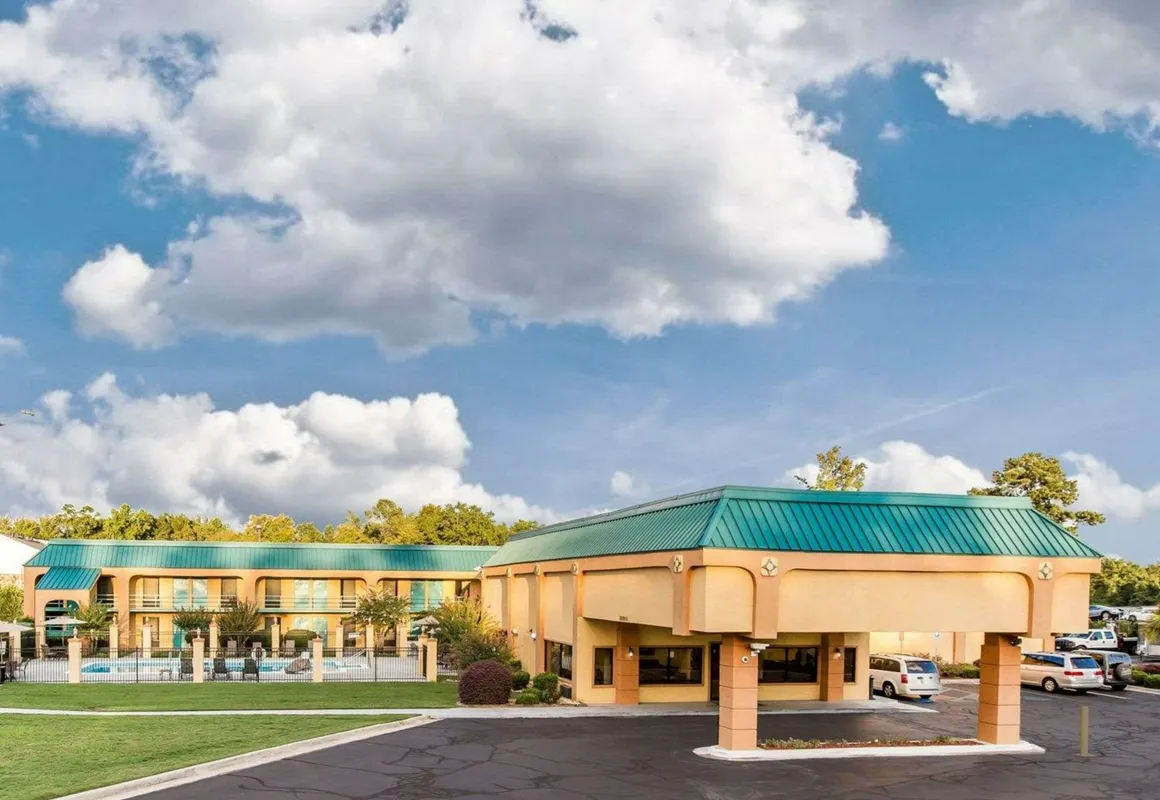 Quality Inn Macon West hotel hero